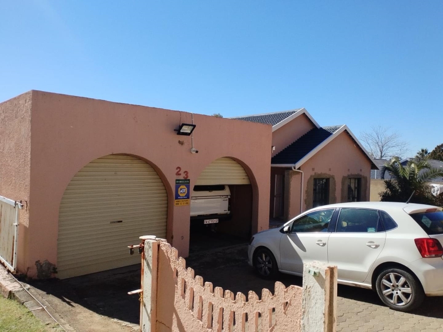 4 Bedroom Property for Sale in Alan Manor Gauteng