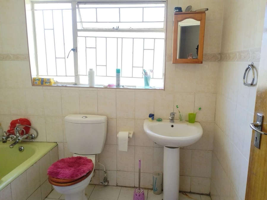4 Bedroom Property for Sale in Alan Manor Gauteng