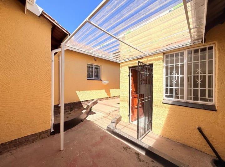 5 Bedroom Property for Sale in Ridgeway Gauteng