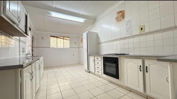 5 Bedroom Property for Sale in Ridgeway Gauteng