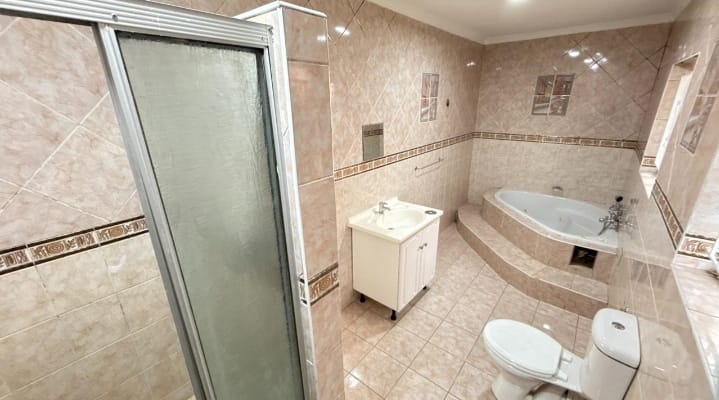 5 Bedroom Property for Sale in Ridgeway Gauteng