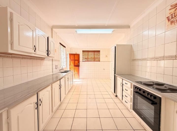 5 Bedroom Property for Sale in Ridgeway Gauteng