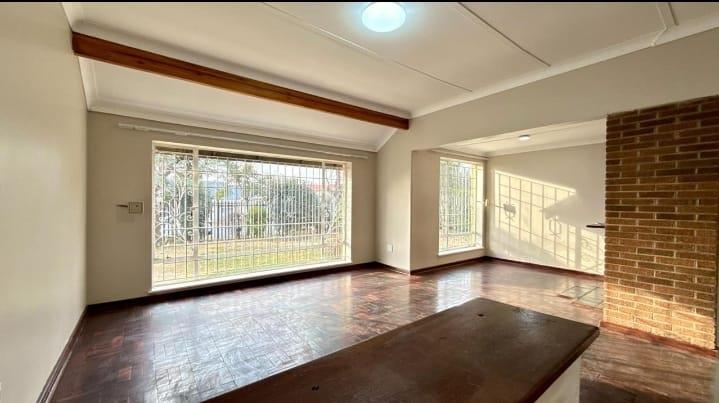 5 Bedroom Property for Sale in Ridgeway Gauteng