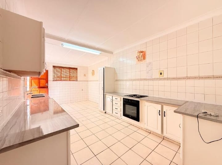 5 Bedroom Property for Sale in Ridgeway Gauteng