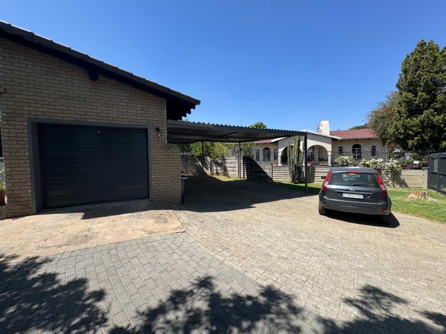 3 Bedroom Property for Sale in Verwoerdpark Gauteng