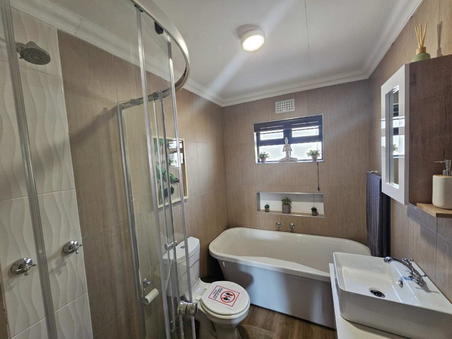 2 Bedroom Property for Sale in Roodepark Eco Estate Gauteng