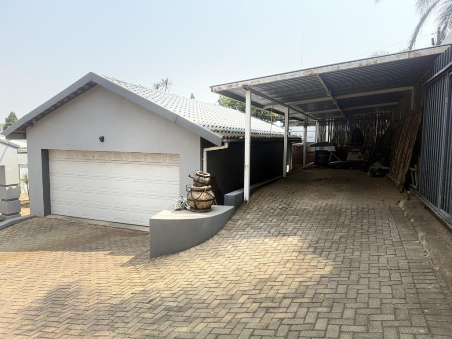 3 Bedroom Property for Sale in Roodekrans Gauteng