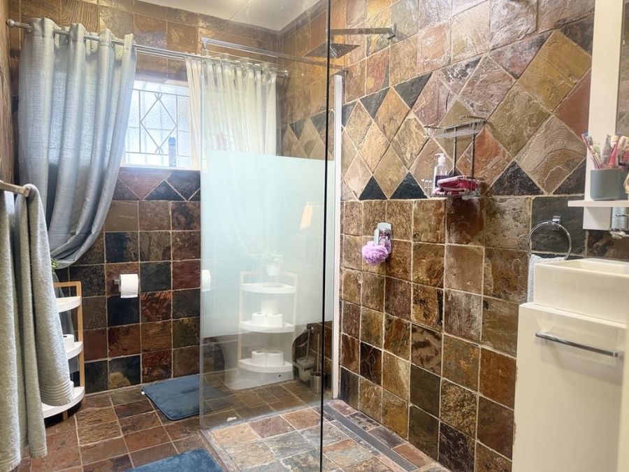 3 Bedroom Property for Sale in Roodekrans Gauteng
