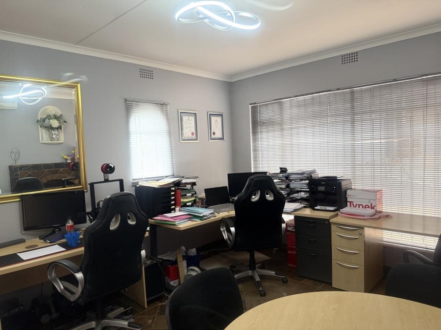 3 Bedroom Property for Sale in Roodekrans Gauteng