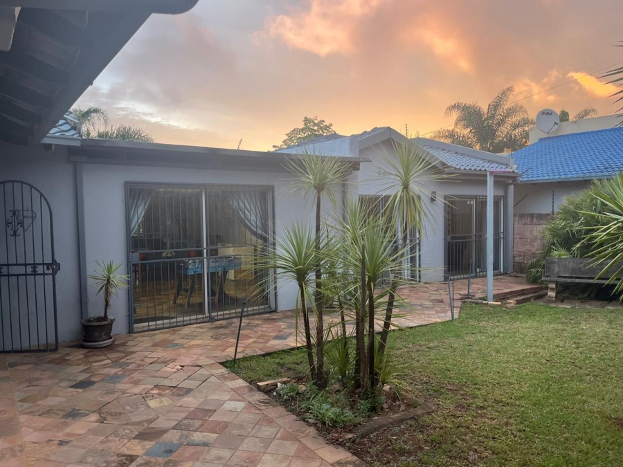 3 Bedroom Property for Sale in Roodekrans Gauteng