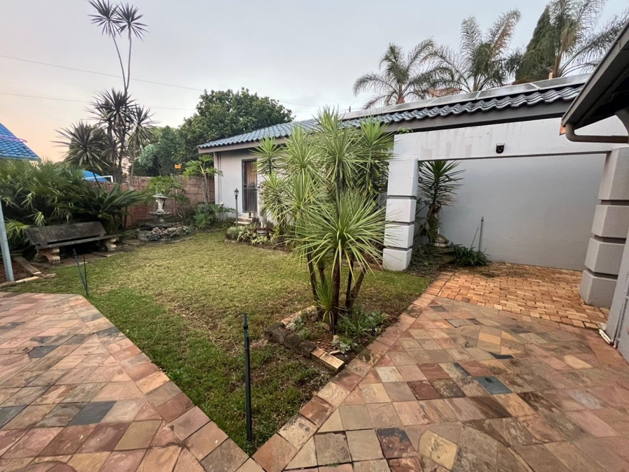 3 Bedroom Property for Sale in Roodekrans Gauteng