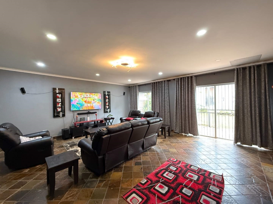 3 Bedroom Property for Sale in Roodekrans Gauteng