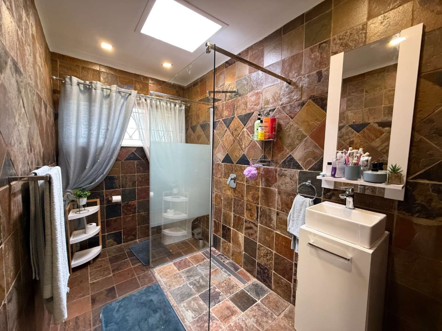 3 Bedroom Property for Sale in Roodekrans Gauteng