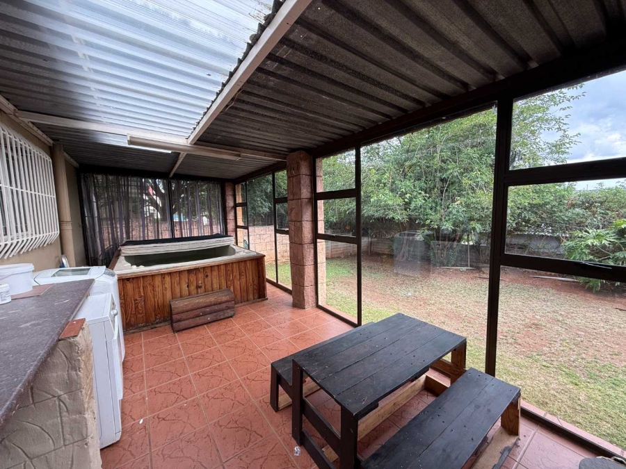 3 Bedroom Property for Sale in Roodekrans Gauteng