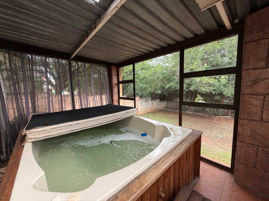 3 Bedroom Property for Sale in Roodekrans Gauteng