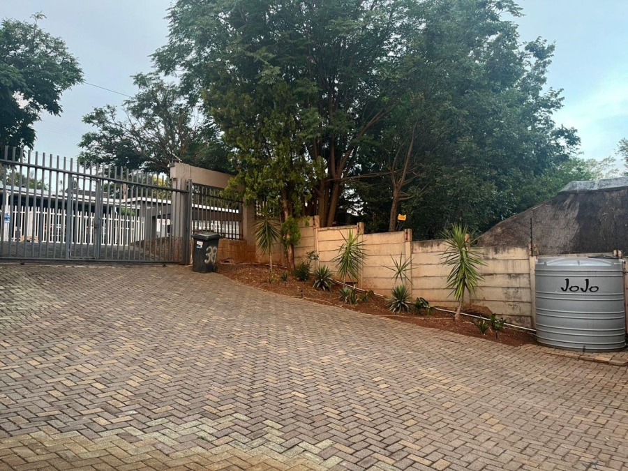 3 Bedroom Property for Sale in Roodekrans Gauteng