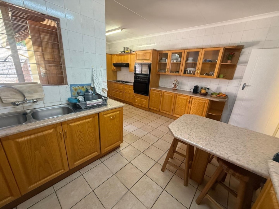 4 Bedroom Property for Sale in Constantia Kloof Gauteng