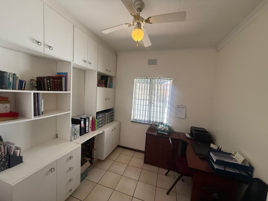 4 Bedroom Property for Sale in Constantia Kloof Gauteng