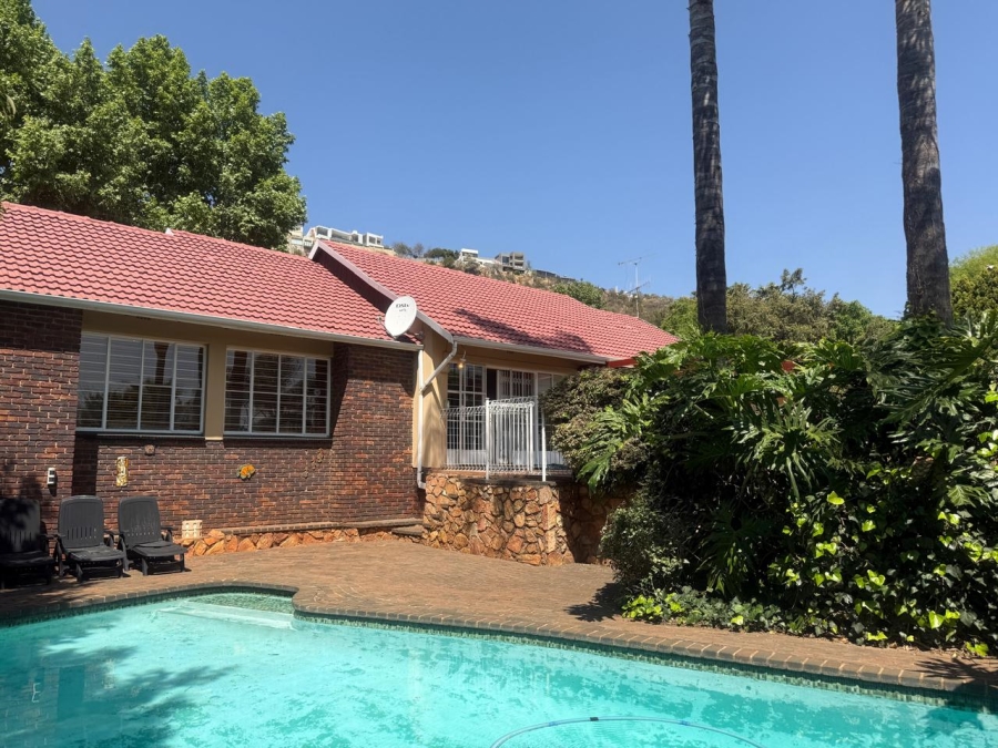 4 Bedroom Property for Sale in Constantia Kloof Gauteng