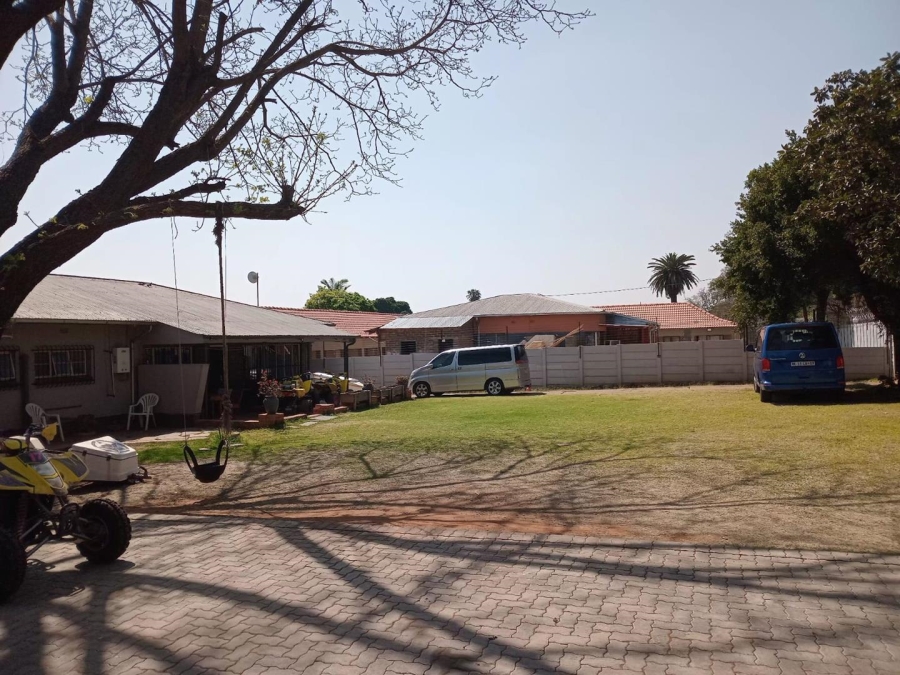 6 Bedroom Property for Sale in Silverton Gauteng