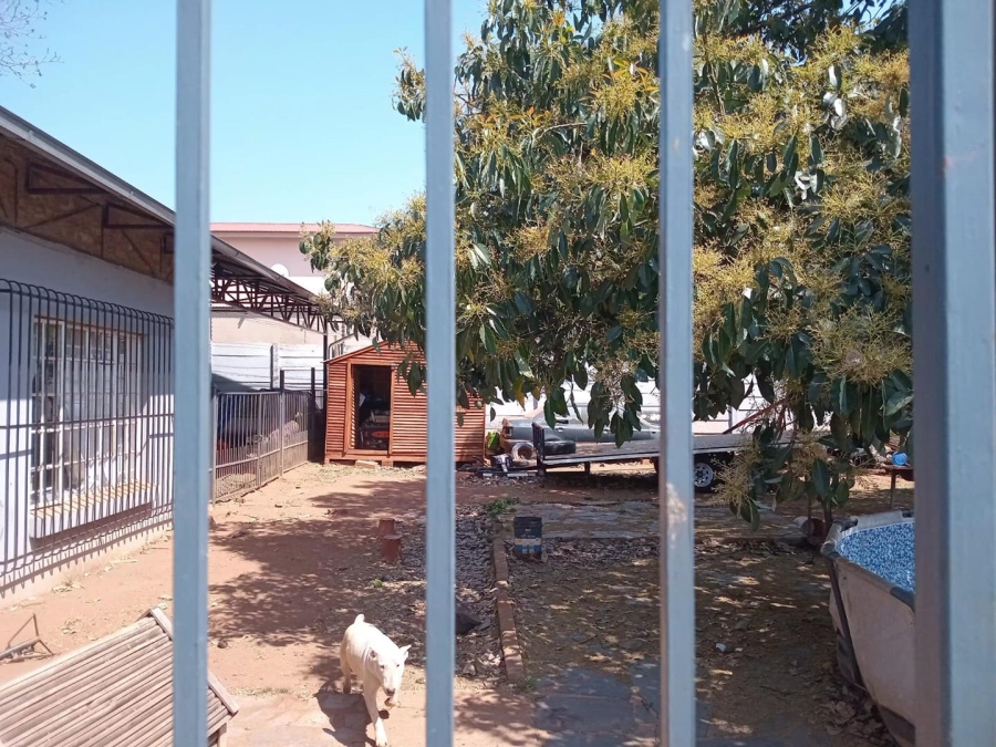 6 Bedroom Property for Sale in Silverton Gauteng