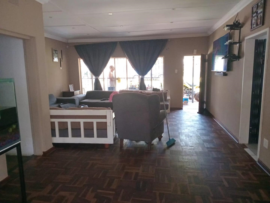 6 Bedroom Property for Sale in Silverton Gauteng