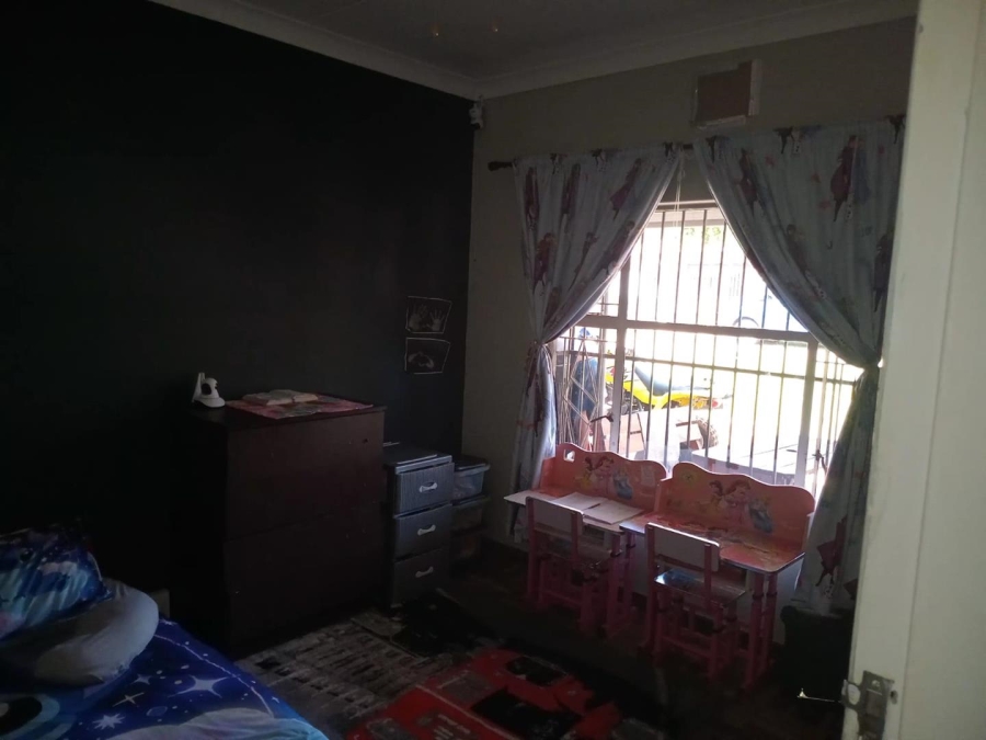 6 Bedroom Property for Sale in Silverton Gauteng