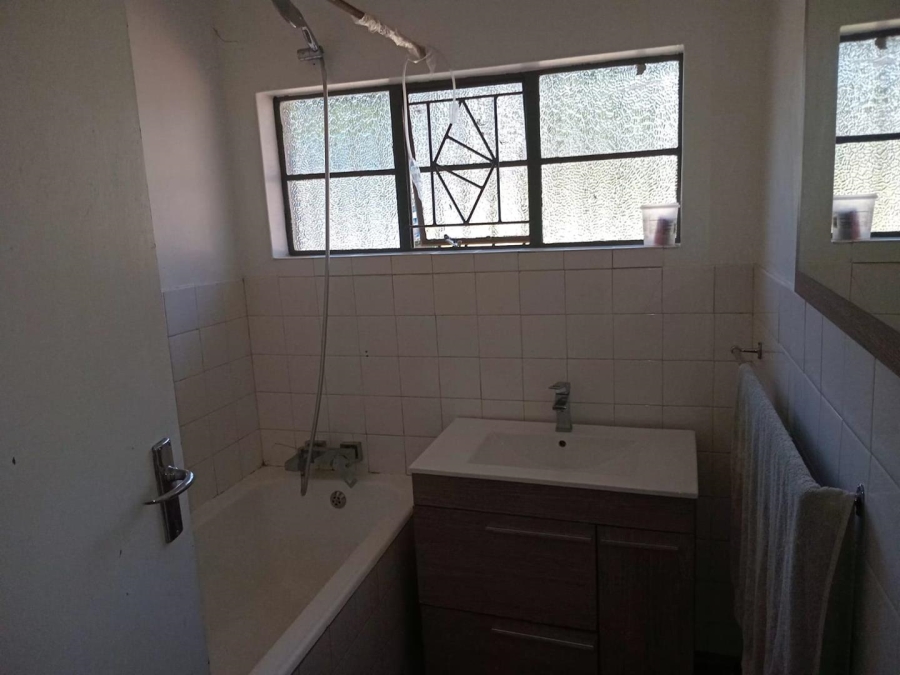 6 Bedroom Property for Sale in Silverton Gauteng