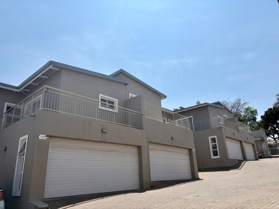 To Let 3 Bedroom Property for Rent in Bryanston Gauteng