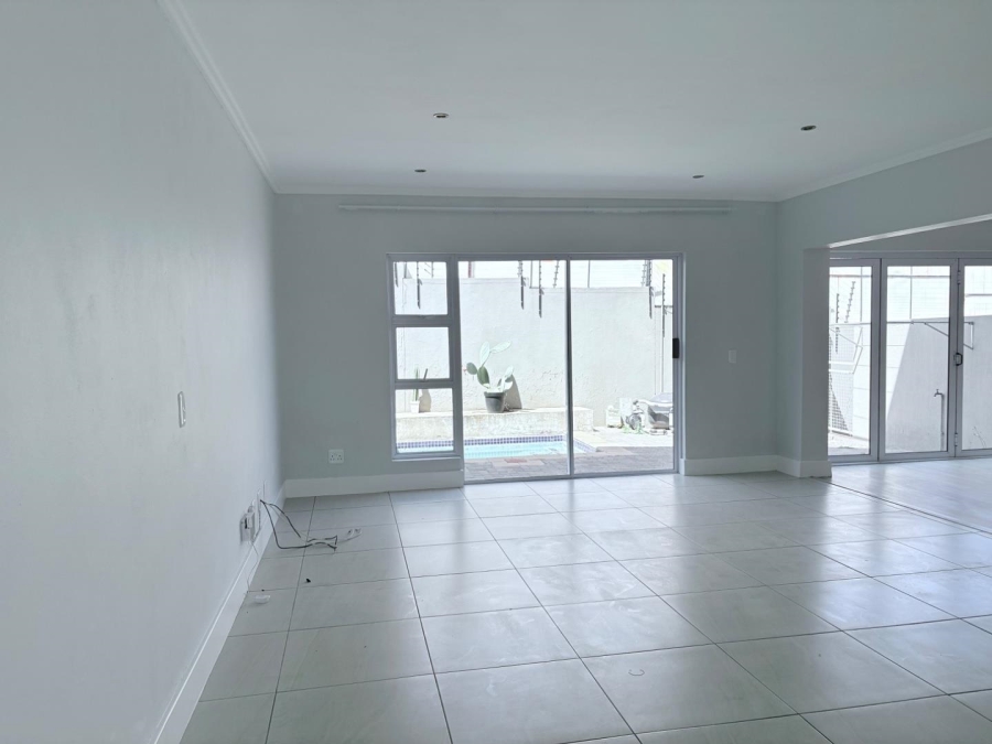 To Let 3 Bedroom Property for Rent in Bryanston Gauteng