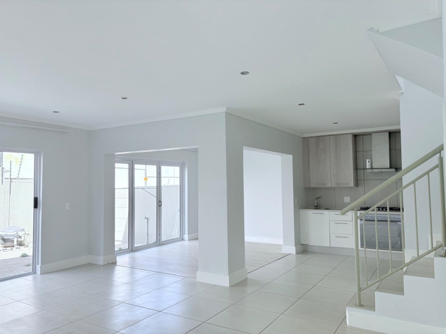 To Let 3 Bedroom Property for Rent in Bryanston Gauteng