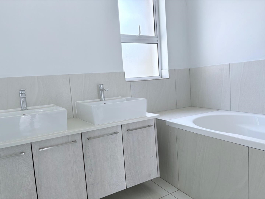 To Let 3 Bedroom Property for Rent in Bryanston Gauteng