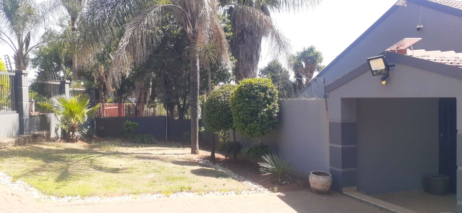 To Let 3 Bedroom Property for Rent in Monument Park Gauteng