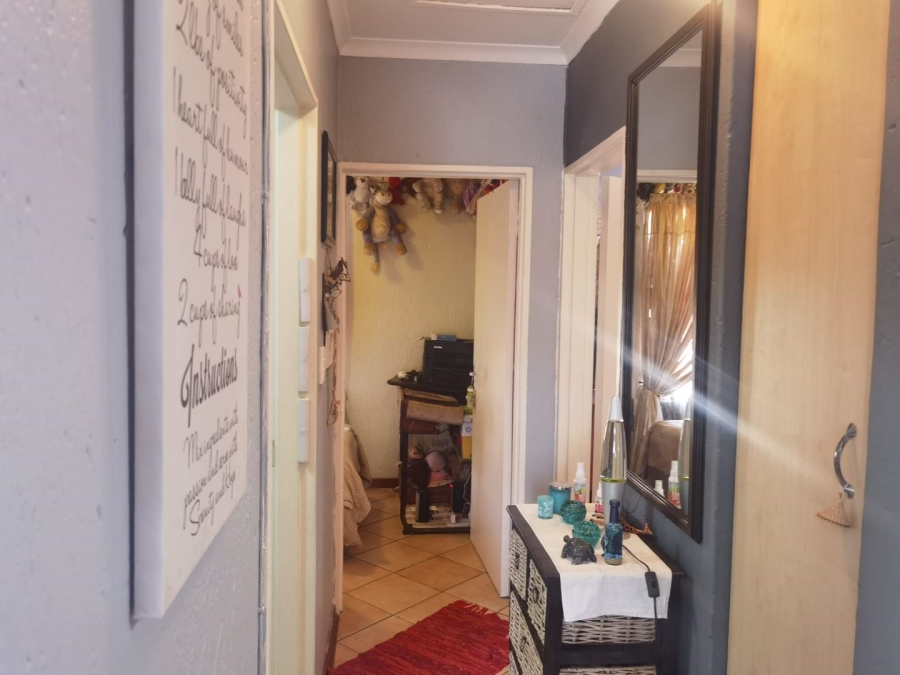 2 Bedroom Property for Sale in Glen Marais Gauteng