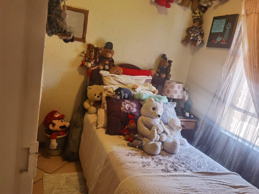 2 Bedroom Property for Sale in Glen Marais Gauteng