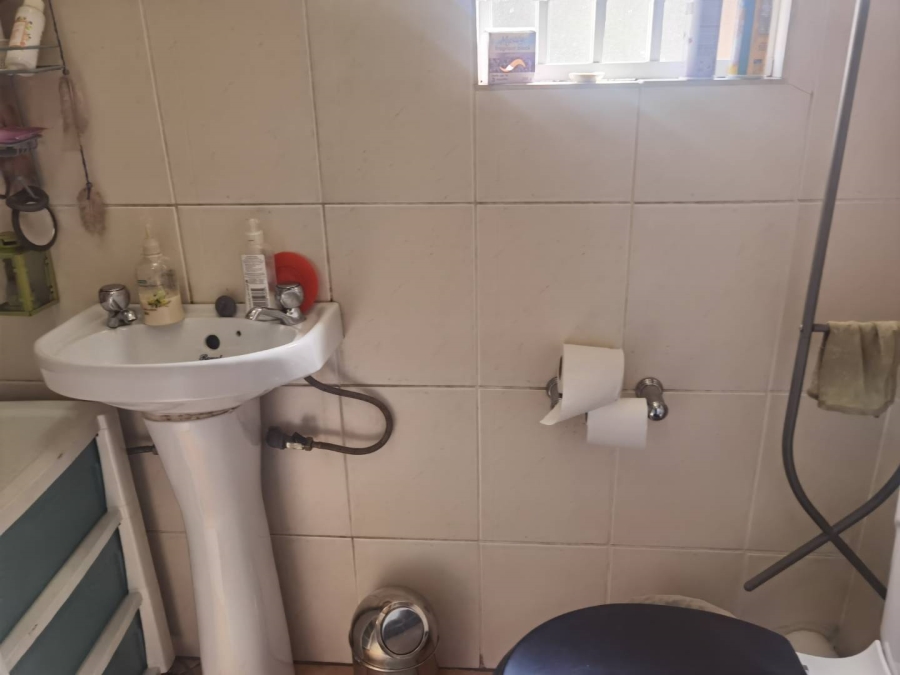 2 Bedroom Property for Sale in Glen Marais Gauteng