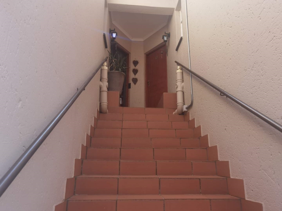 2 Bedroom Property for Sale in Glen Marais Gauteng