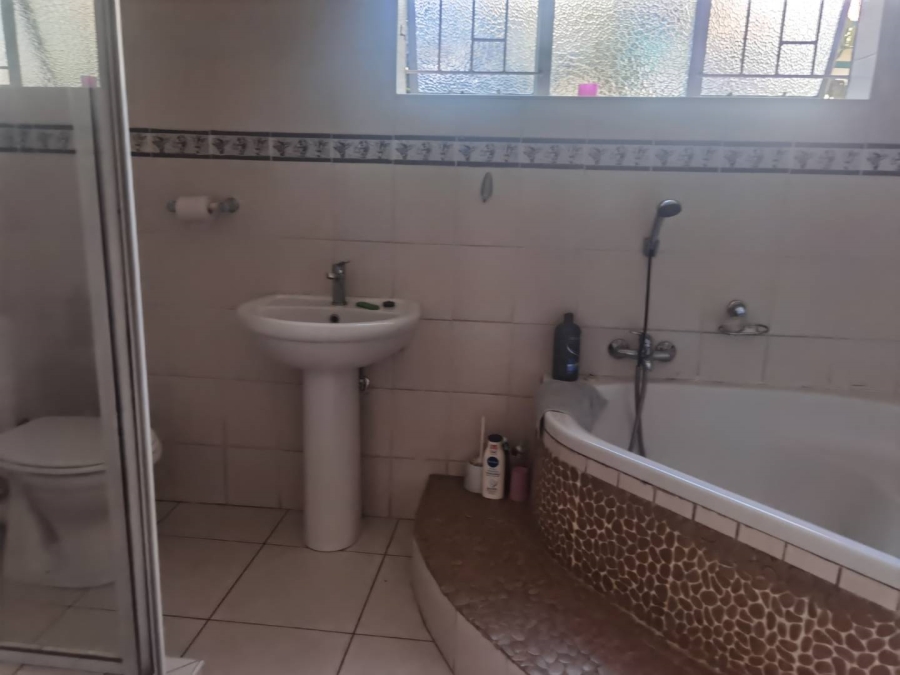 3 Bedroom Property for Sale in Edleen Gauteng
