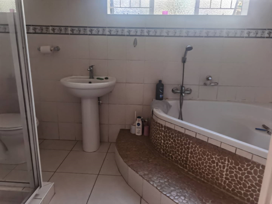 3 Bedroom Property for Sale in Edleen Gauteng