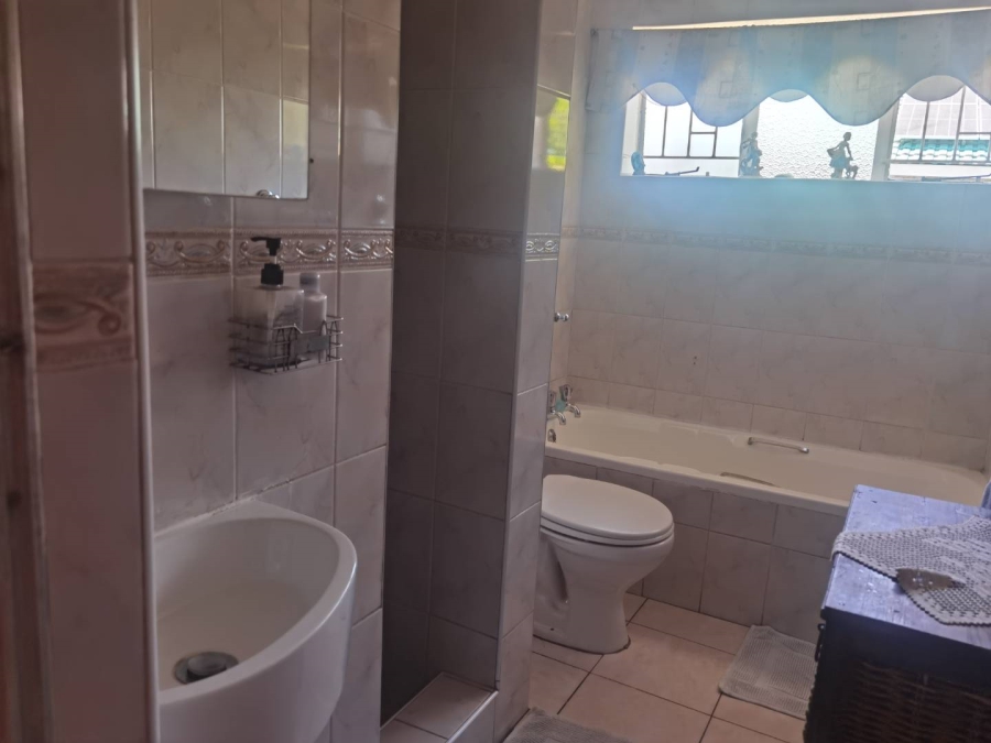 3 Bedroom Property for Sale in Edleen Gauteng