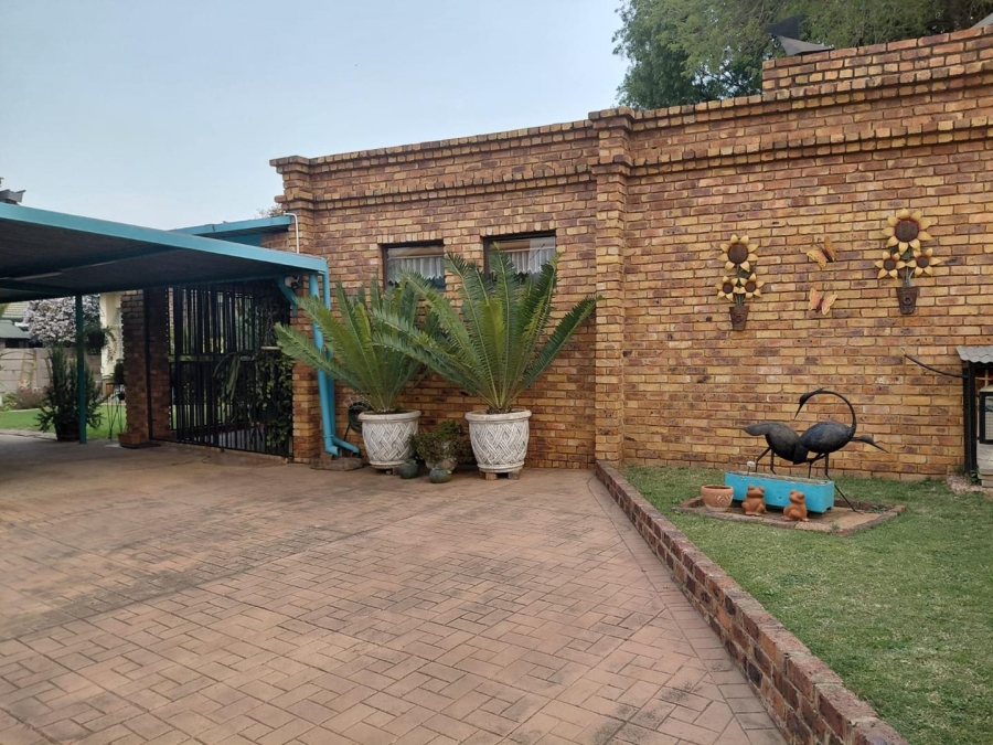 4 Bedroom Property for Sale in Birchleigh Gauteng