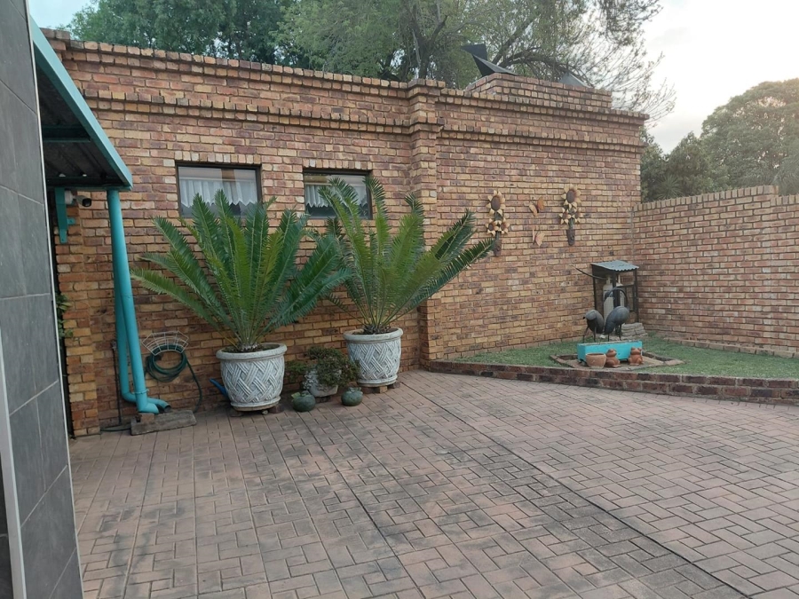4 Bedroom Property for Sale in Birchleigh Gauteng