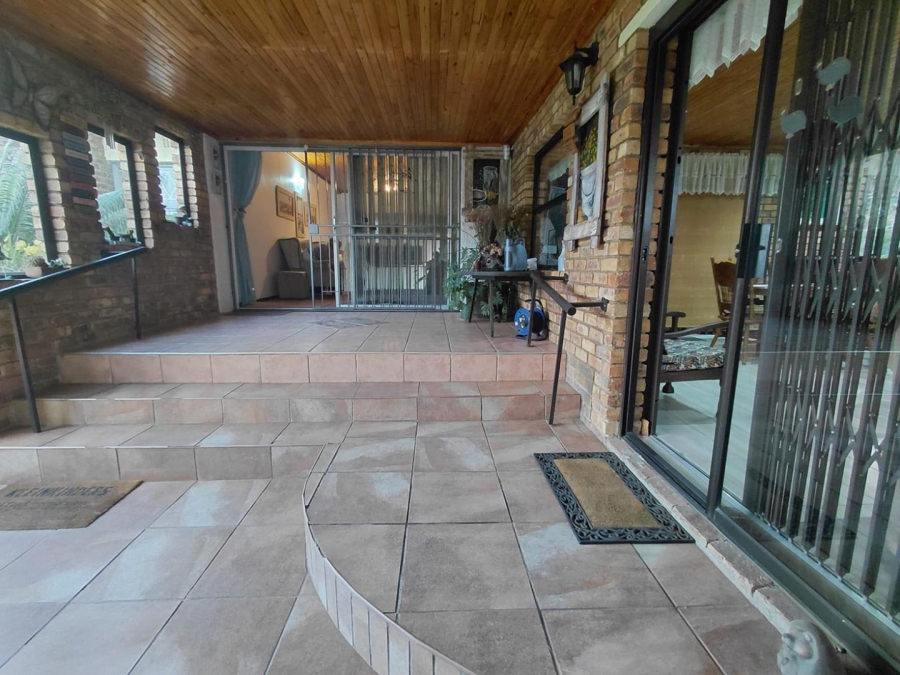 4 Bedroom Property for Sale in Birchleigh Gauteng