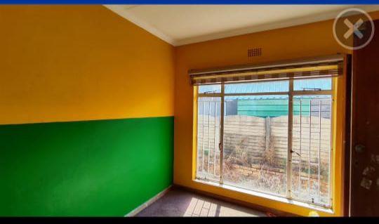 5 Bedroom Property for Sale in Glen Marais Gauteng