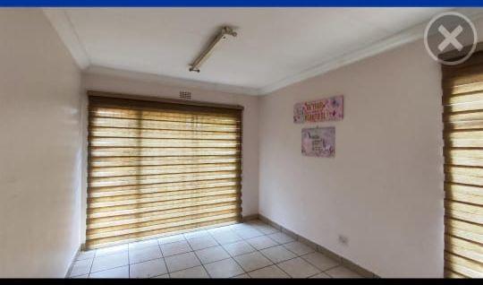 5 Bedroom Property for Sale in Glen Marais Gauteng