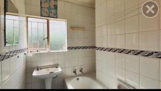 5 Bedroom Property for Sale in Glen Marais Gauteng