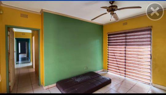 5 Bedroom Property for Sale in Glen Marais Gauteng