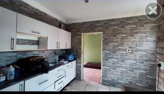 5 Bedroom Property for Sale in Glen Marais Gauteng