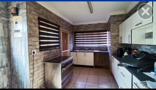 5 Bedroom Property for Sale in Glen Marais Gauteng