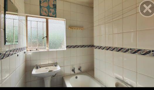 5 Bedroom Property for Sale in Glen Marais Gauteng